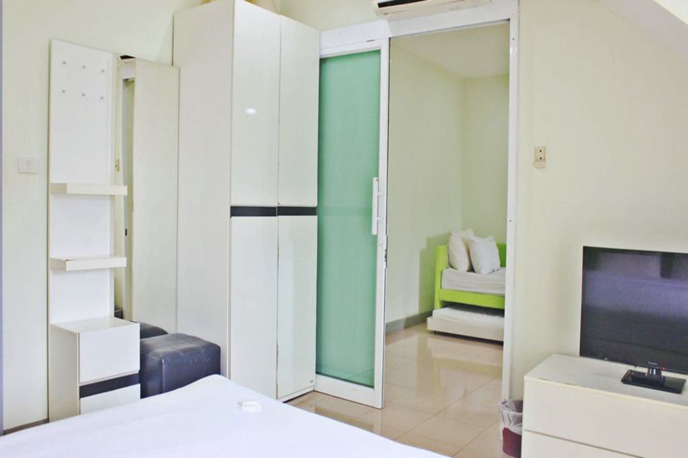Nine Inn @ Town Phuket Exterior photo